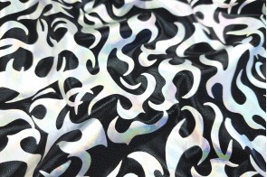 Lame Estampado Llamas Negro
